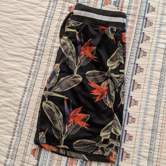 Tropical Floral Print Shorts - Picture 4 of 5